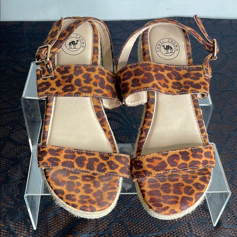 Camel Crown Brown Safari Leopard Print Sandals Women’s Size 7.5